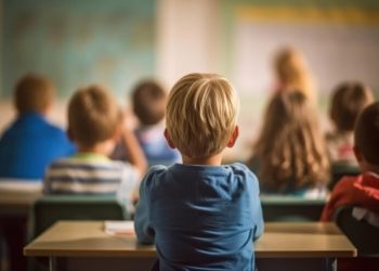 Professor é suspeito de obrigar criança de 4 anos a ingerir o próprio vômito