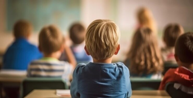 Professor é suspeito de obrigar criança de 4 anos a ingerir o próprio vômito