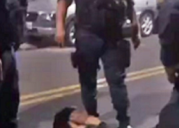 Vídeo: Vulgo ‘Careca’ é moído na porrada em Manaus e entregue para a polícia