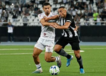 Brasileiro: Fluminense recebe Botafogo em clássico no Maracanã
