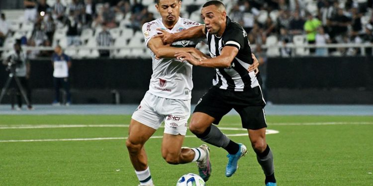 Brasileiro: Fluminense recebe Botafogo em clássico no Maracanã