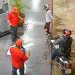 Vídeo: posto é assaltado em Manaus e frentistas dizem que dinheiro será descontado do salário