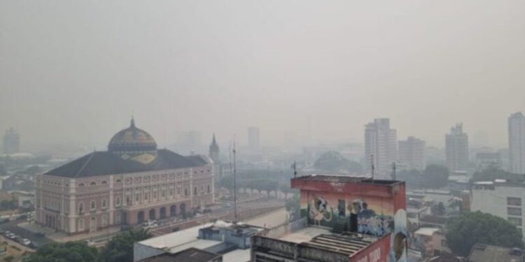 Fumaça que volta a atingir Manaus com intensidade vem da região metropolitana e do Pará