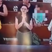 Vídeo: Mãe usa a própria a filha para furtar carteira de mulher dentro da igreja
