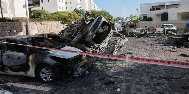 Vídeos: Israel declara guerra após ataque do Hamas deixar ao menos 298 mortos