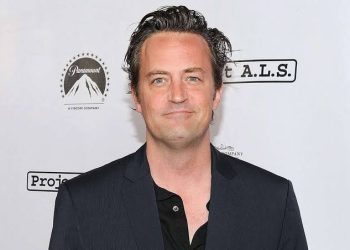Matthew Perry, o Chandler da série Friends é encontrado sem vida em banheira