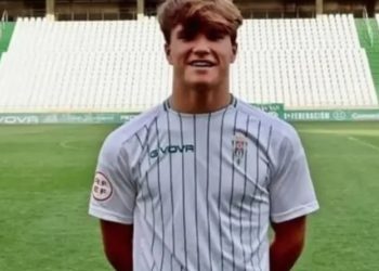 Clube confirma morte de jovem jogador desaparecido durante viagem para encontrar amigos