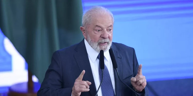Lula faz reunião com ministros para discutir seca e queimadas no Amazonas
