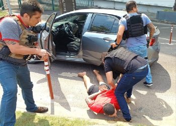 Vídeo: Saindo de shopping em Manaus, traficante e homicida ‘Mariete’ é preso com armas e drogas