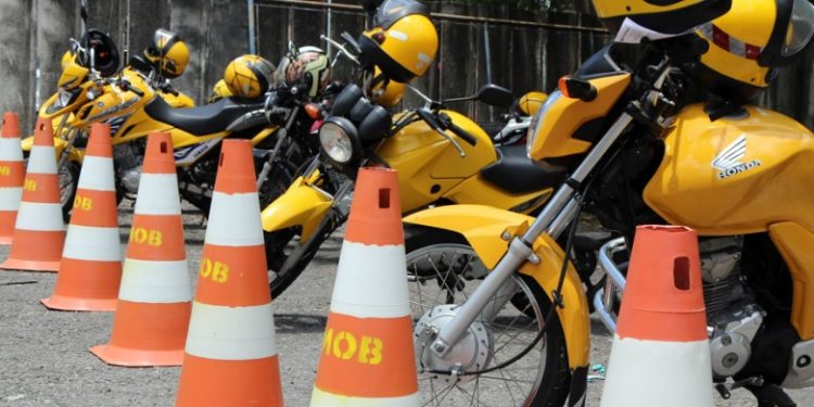 Mototaxista de APP em Manaus diz que garupa ‘tava esfregando’ o órgão nele