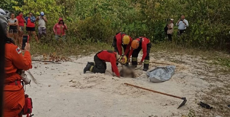 Vídeo: Corpo encontrado em cova em Manaus foi enterrado em pé e vítima morreu degolada