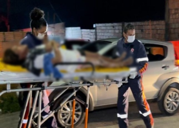 Jovem que seria executada por traficantes é resgatada em Manaus após ser moída na porrada