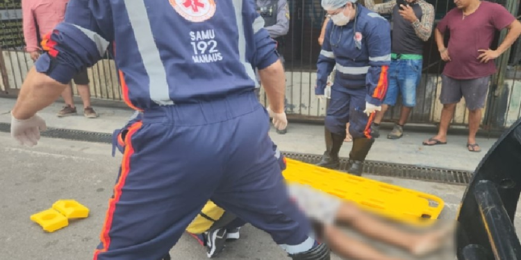 Moradores se juntam e descem o cacete em suspeito de tentar abusar de menino de 7 anos em Manaus