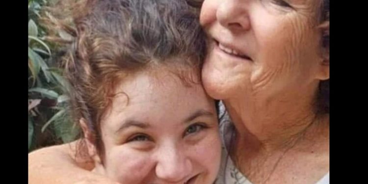 Avó de 79 anos e neta autista de 12 são queimadas até a morte: ‘dor inconsolável’