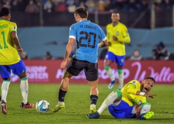 Neymar vai precisar passar por cirurgia após lesão durante partida contra Uruguai