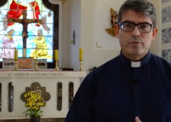 Padre descobre que será pai e pede desligamento da igreja: ‘vamos orar por nosso irmão’