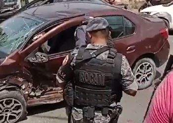 Vídeo: ladrão foge da polícia em Manaus, acerta 16 carros e deixa três feridos