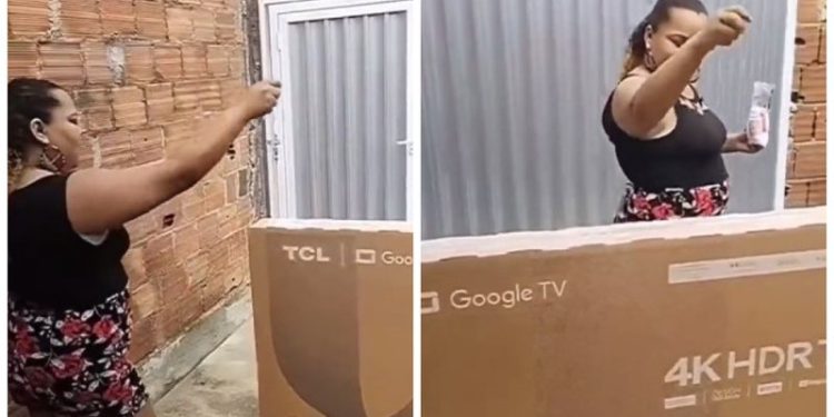 ​Mulher joga sal grosso na TV após ser criticada por comprar telão ao invés de embuçar parede