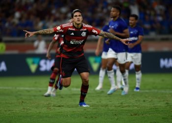 Na estreia sob comando de Tite, Flamengo vence o Cruzeiro por 2 a 0