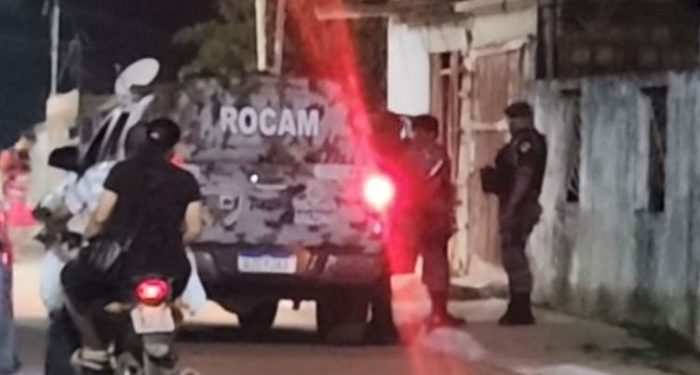 Em Itacoatiara, pistoleiros disparam vários tiros em direção de ‘Tico’ e erram feio a mira