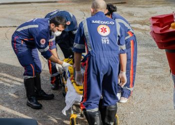 Pistoleiro acerta oito tiros em pedestre na Praça 14 em plena manhã de sábado