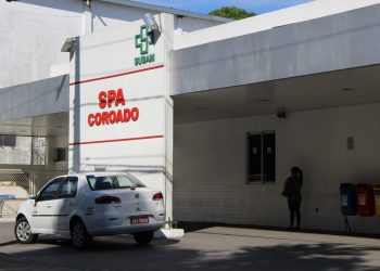 Avó tenta acertar o próprio filho e acaba quebrando a cabeça do neto de 2 anos em Manaus