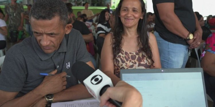 Empregada assina divórcio com pedreiro e ainda debocha dele: ‘eu traí ele, ninguém é perfeito’