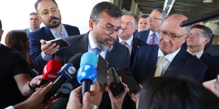 Wilson Lima debate em Brasília com ministros sobre a BR-319 e pede urgência: ‘Direito do cidadão’