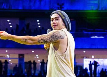 Whindersson Nunes pergunta se manauaras estão bem com a fumaceira e alfineta imprensa nacional