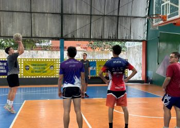Prefeitura de Manaus oferece aulas gratuitas e promove desenvolvimento do basquete no Dom Pedro