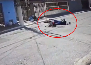 Vídeo: Adolescente passa mal e morre após roubar motocicleta de idoso