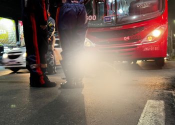 Policial a paisana reage à assalto e suspeito morre