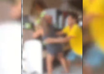 Vídeo: Mulher destrói padaria para vingar agressão de funcionária contra filha