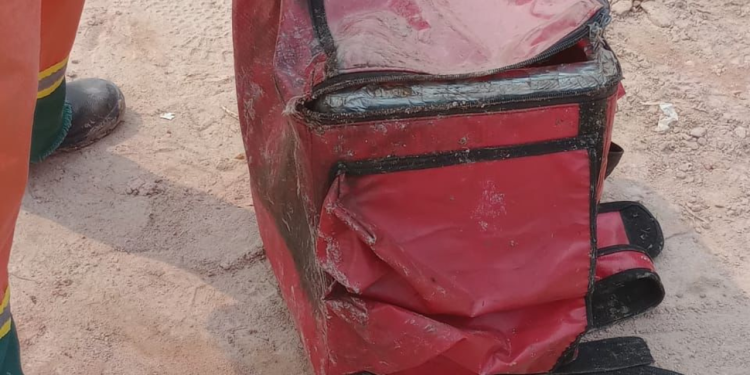 Dentro de bag de motoboy, feto é descartado em lixão de Manaus