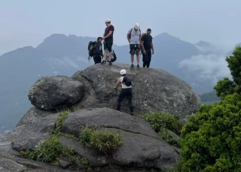 Turista filme exato momento em que guia turístico morre atingido por raio