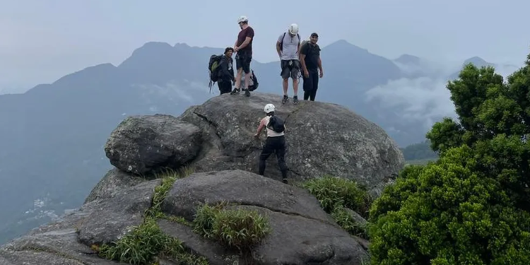 Turista filme exato momento em que guia turístico morre atingido por raio