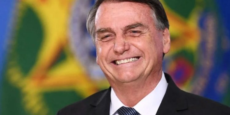 Bolsonaro ganha prêmio da Mega-Sena em bolão e mira “Mega da Virada”