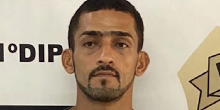 Foragido da justiça é preso ao tentar tirar nova carteira de identidade
