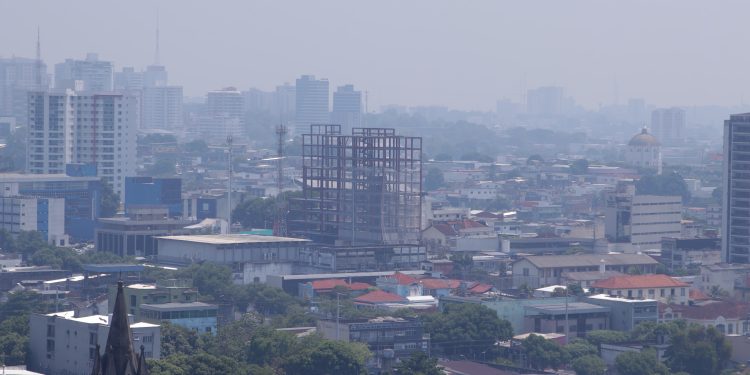 Prefeitura de Manaus inicia tratativas de criação de comitê para combate às queimadas