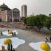 Em Manaus, ovos fritos gigantes em frente ao Teatro Amazonas chama atenção