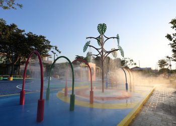 David Almeida entrega a primeira praça molhada de Manaus na zona Sul