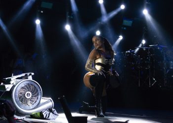 Anitta diz que para uma música ser hit tem que ter ‘soca, mete e bota’