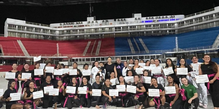 Mais de 100 mulheres em Parintins concluem curso de defesa pessoal feminina