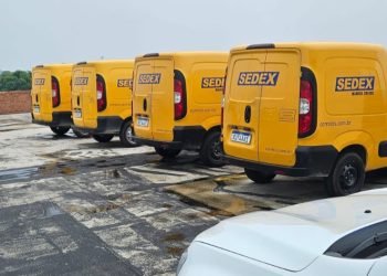 Veículos furtados dos Correios são recuperados dentro de estacionamento de shopping