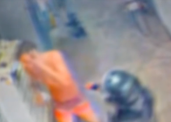 Vídeo: Sucateiro leva tapa e puxão no cabelo durante operação da Rocam e MPAM investiga agressão