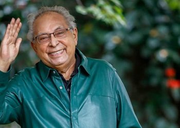 Amazonino Mendes completaria 84 anos nesta quinta (16) e recebe homenagem; confira