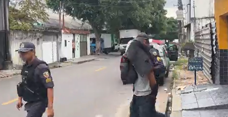 Descontrolado, homem quebra medida protetiva contra a irmã e dá facada na mão dela, na Raiz