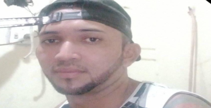 Pistoleiros abordam homem e o matam com sete tiros na frente da esposa, na Compensa