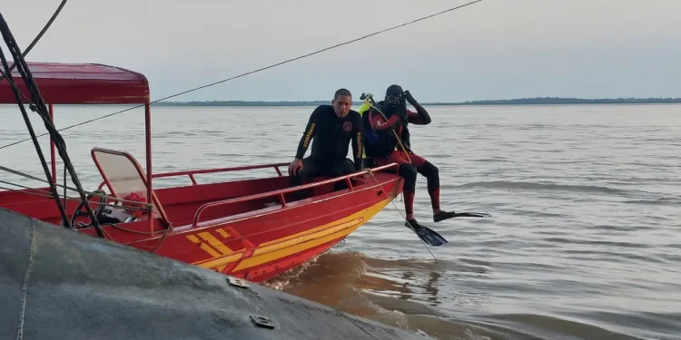 Corpo de cozinheira vítima de naufrágio é encontrado no Rio Solimões
