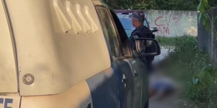 Cena forte: Moradores ouvem intenso tiroteio e encontram homem morto no Santa Etelvina